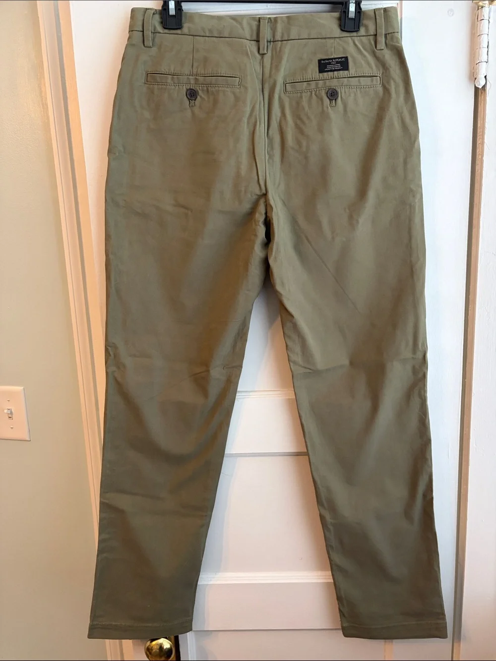 30x32 Banana Republic Olive Green Chinos - Slim-Straight